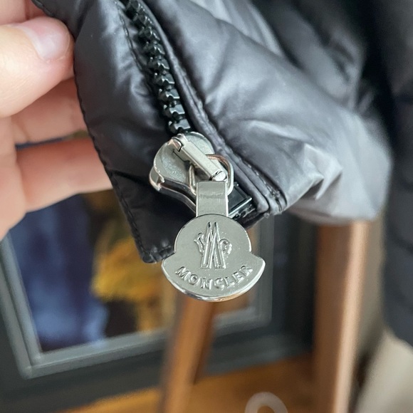 Moncler down jacket - Picture 8 of 12